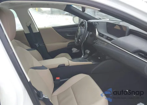 2019 Lexus Es 300H z USA, uszkodzony, nr VIN JTHB21B15K2027991